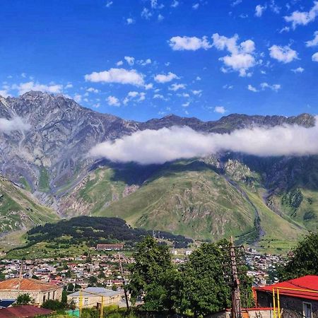 House In Gergeti Hotel Kazbegi Eksteriør billede
